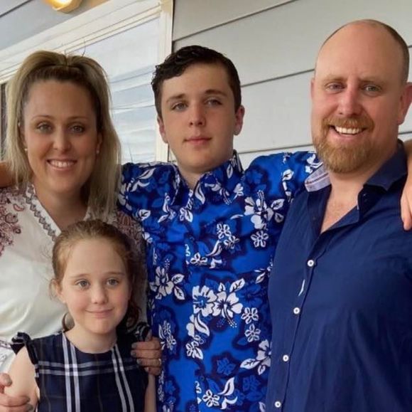 Meet your Posher, Kris - Picture 1 of 1